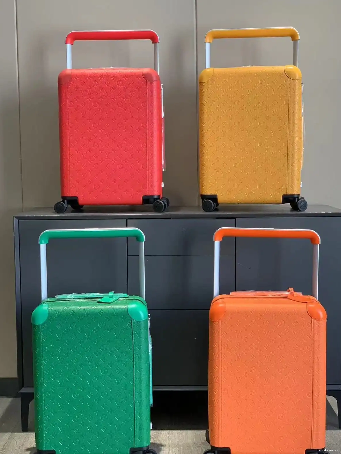 55 SUITCASE CUSTOM HORIZON GREEN 37L TAURILLON 0519